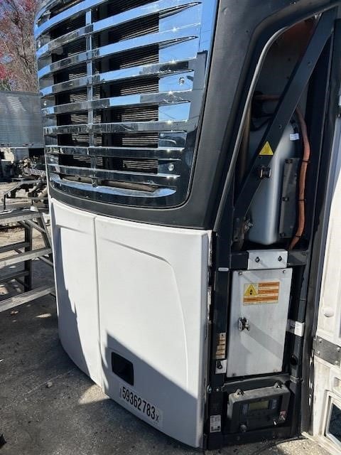 Carrier X4 7300 Trailer-Kühleinheit und Thermo King zu verkaufen, 2500 $ pro Einheit